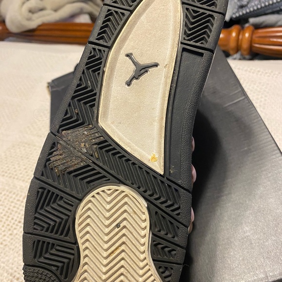 Black low top Jordan’s - Picture 4 of 4